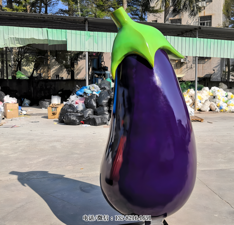 玻璃鋼仿真茄子雕塑 (3) 玻璃鋼仿真茄子雕塑 (3)